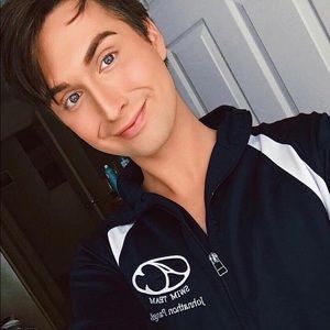 Meet your Posher, Johnathon